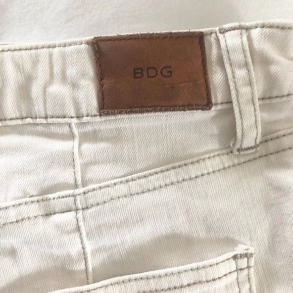 White Urban Outfitters BDG Spade High-Rise Pin-Up Shorts - Picture 8 of 15